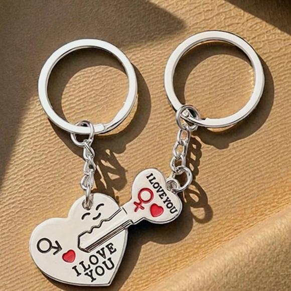 Accessories - 2 piece metal couple key ring set NWT